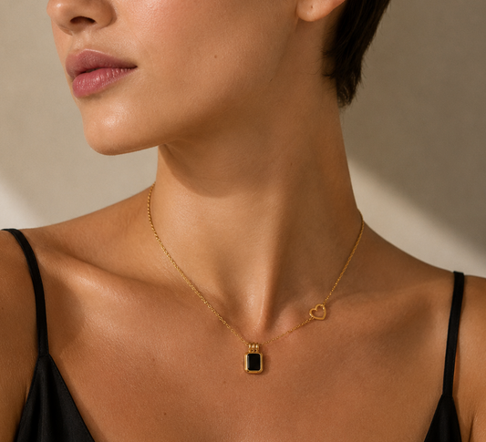 Noir Pendant Necklace
