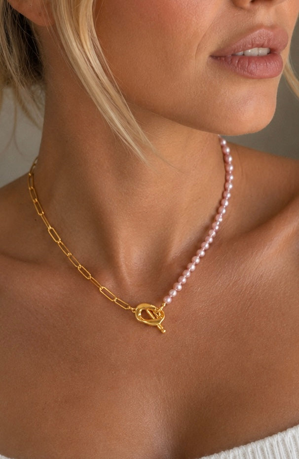 The Lilac Pearl Toggle Necklace